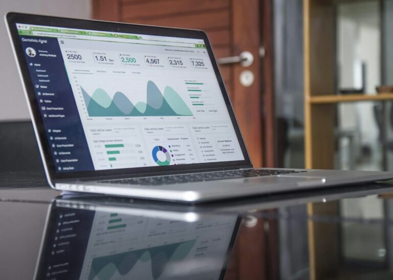 HTML template vs WordPress theme: which one is right for you?